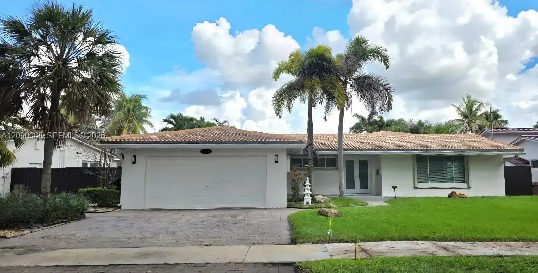 7311 Sabal Dr, Miami Lakes FL 33014