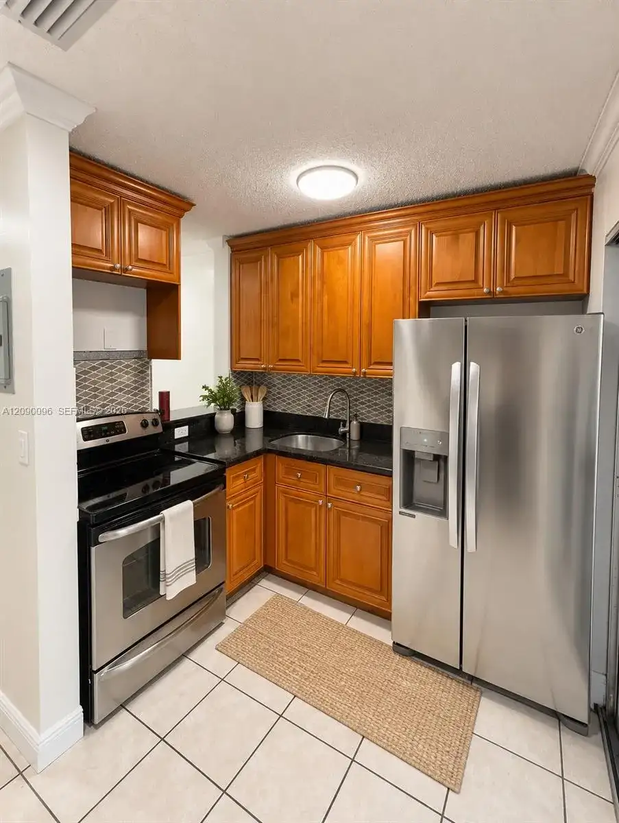 5600 NW 6th St # 29, Miami FL 33126 photo 4