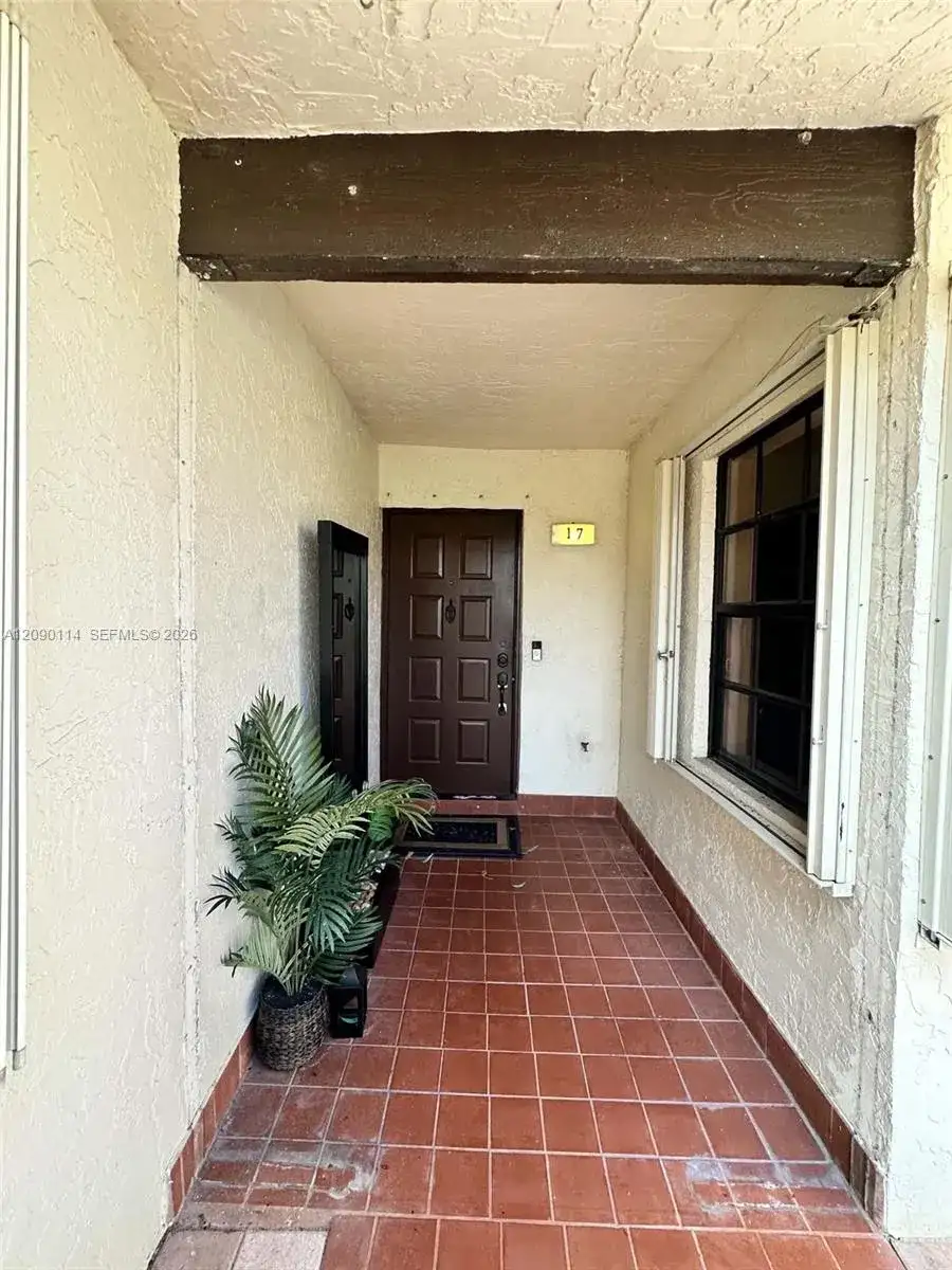 17 Columbia Ct, Deerfield Beach FL 33442 photo 3