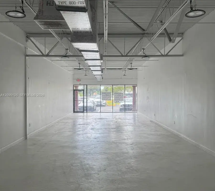 4713 N University Dr, Lauderhill FL 33351