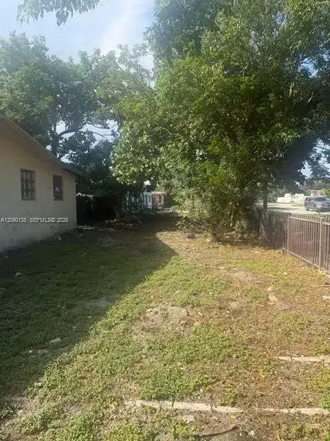 18410 NW 42nd Ave, Miami Gardens FL 33055 photo 2