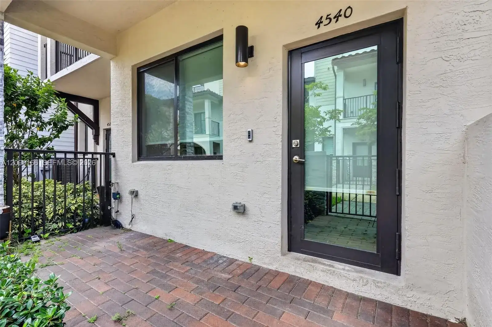 4540 NW 83rd Path, Doral FL 33166 photo 4