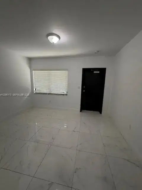 625 SW 5th Ave # 8, Miami FL 33130 photo 3