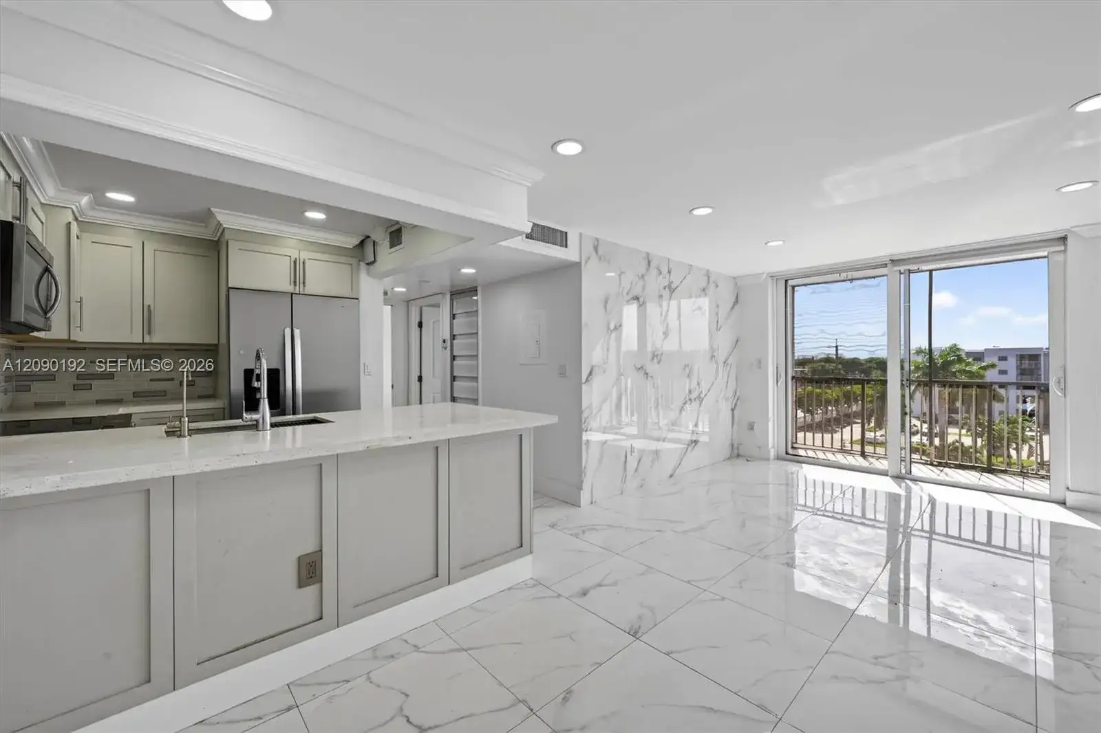 8075 NW 7th St # 503, Miami FL 33126 photo 2