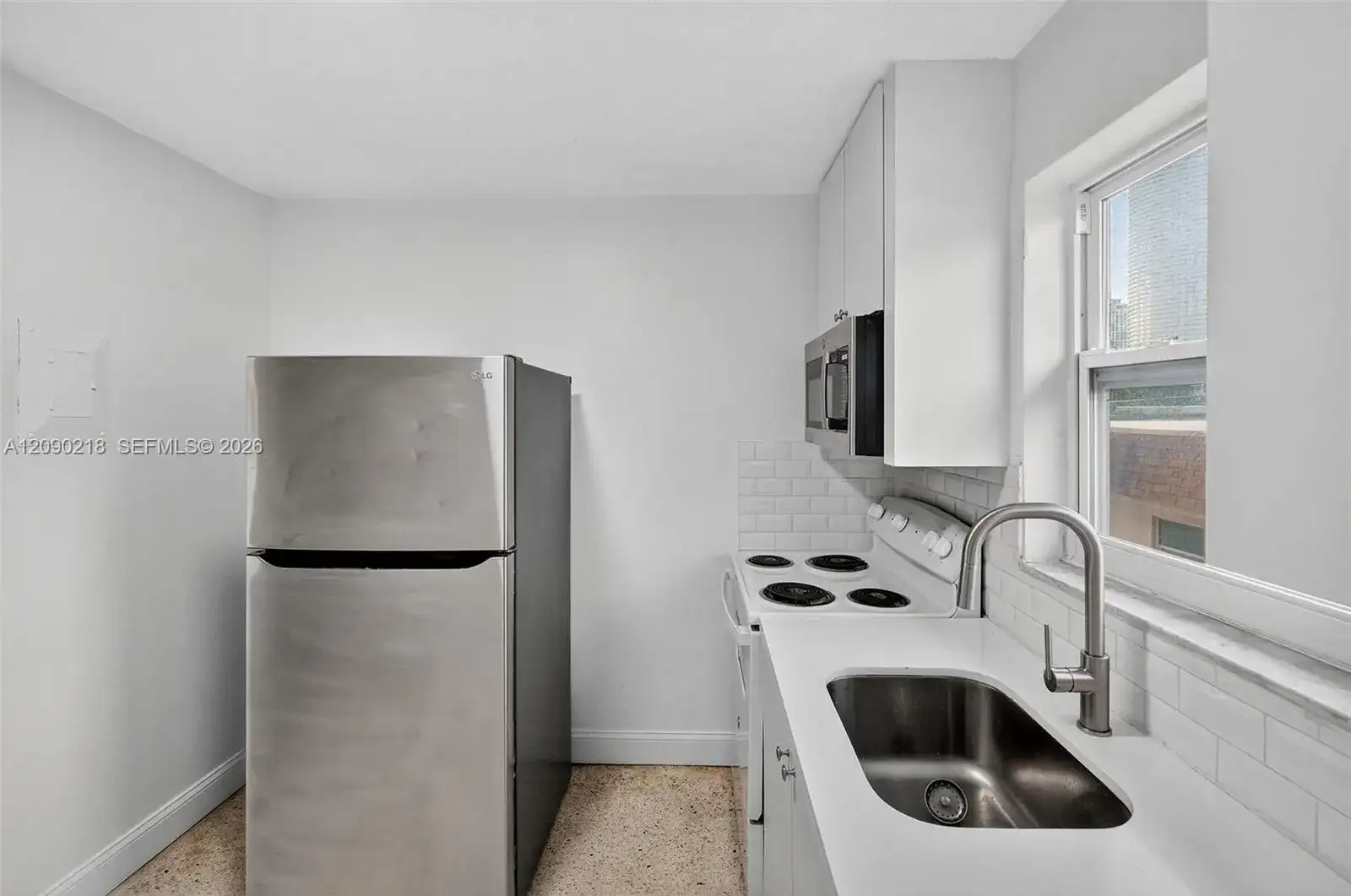 458 SW 9th St # 2, Miami FL 33130 photo 4
