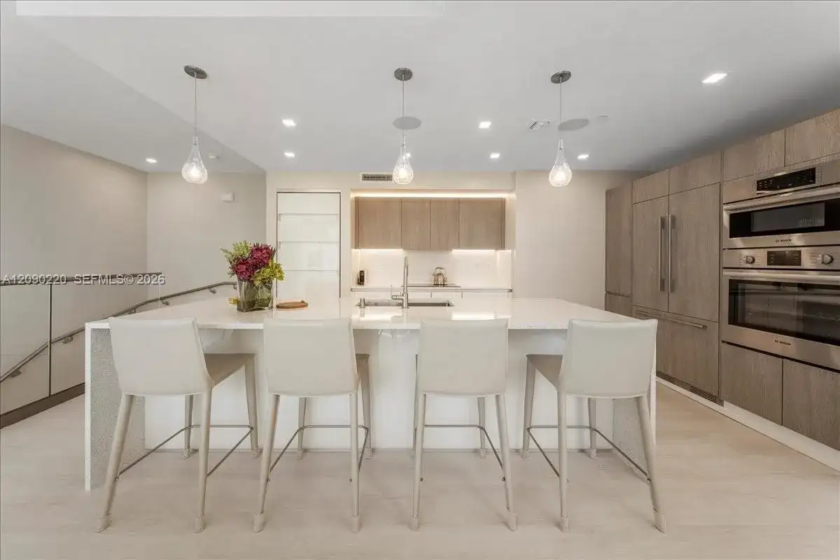 455 NE 39th St # 306, Miami FL 33137 photo 4