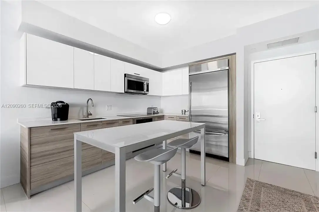 1300 Brickell Bay Dr # 1905, Miami FL 33131 photo 3