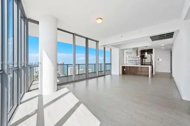 1100 Biscayne Blvd # 5205, Miami FL 33132 photo 4