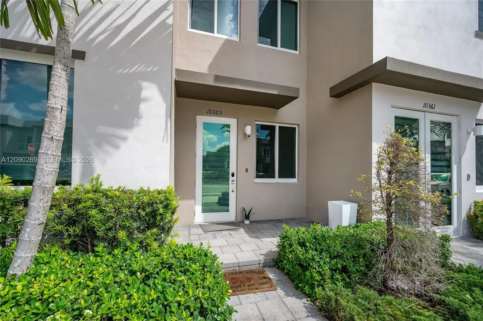 10365 NW 66th St, Doral FL 33178 photo 2