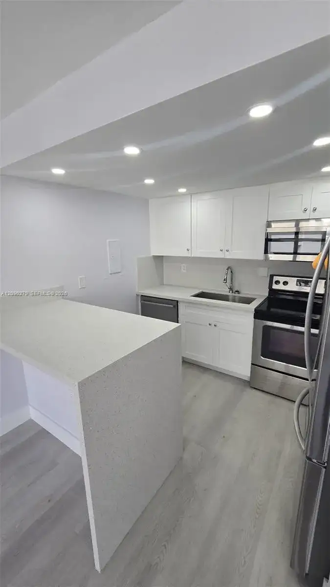 1440 Brickell Bay Dr # 909, Miami FL 33131 photo 4