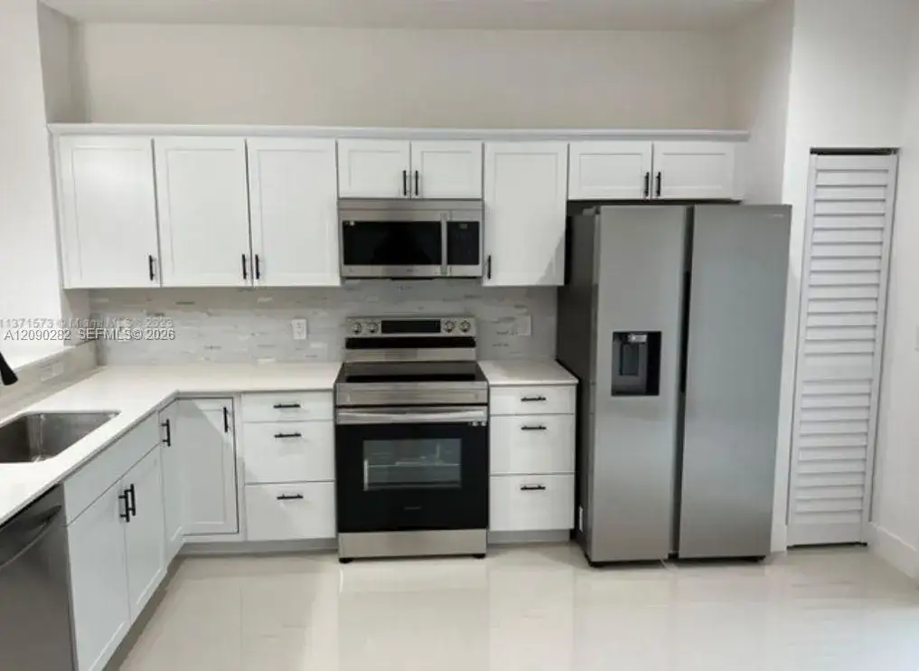 216 NW 9th St, Hallandale Beach FL 33009 photo 3