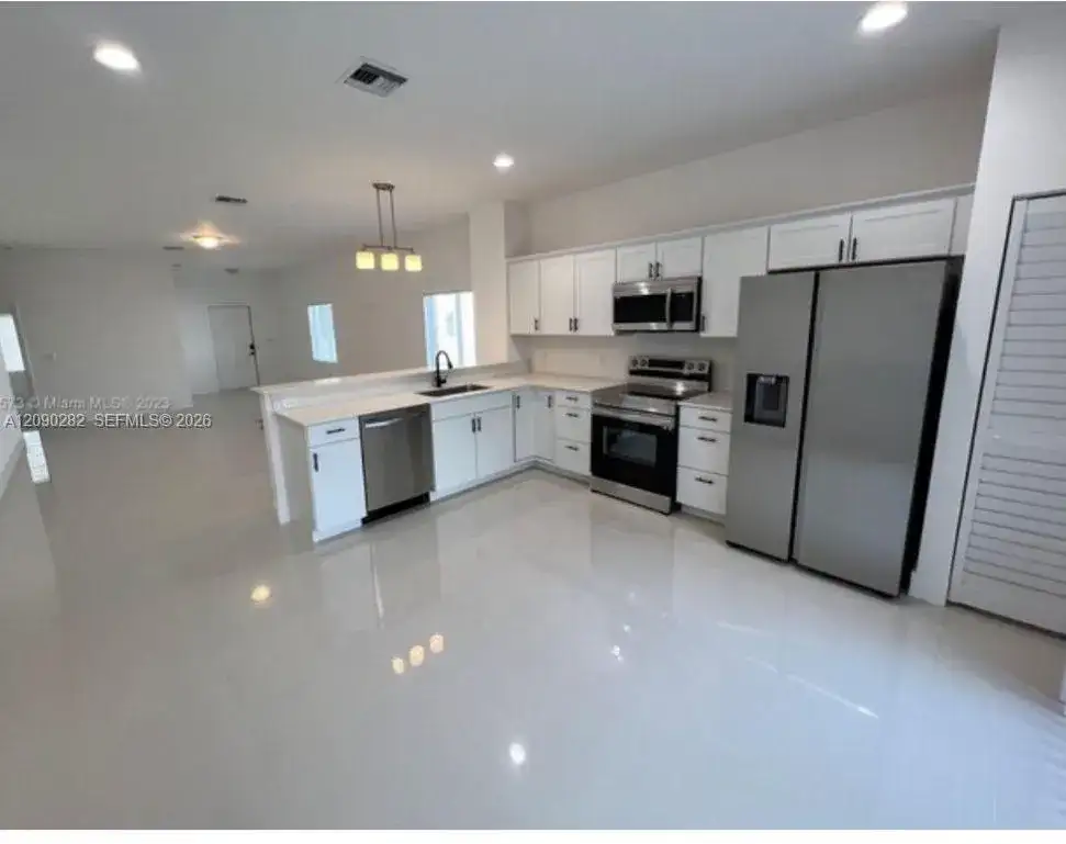 216 NW 9th St, Hallandale Beach FL 33009 photo 4