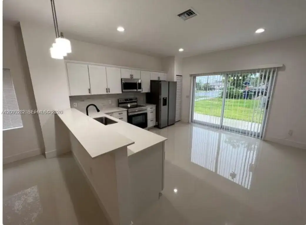 216 NW 9th St, Hallandale Beach FL 33009 photo 5