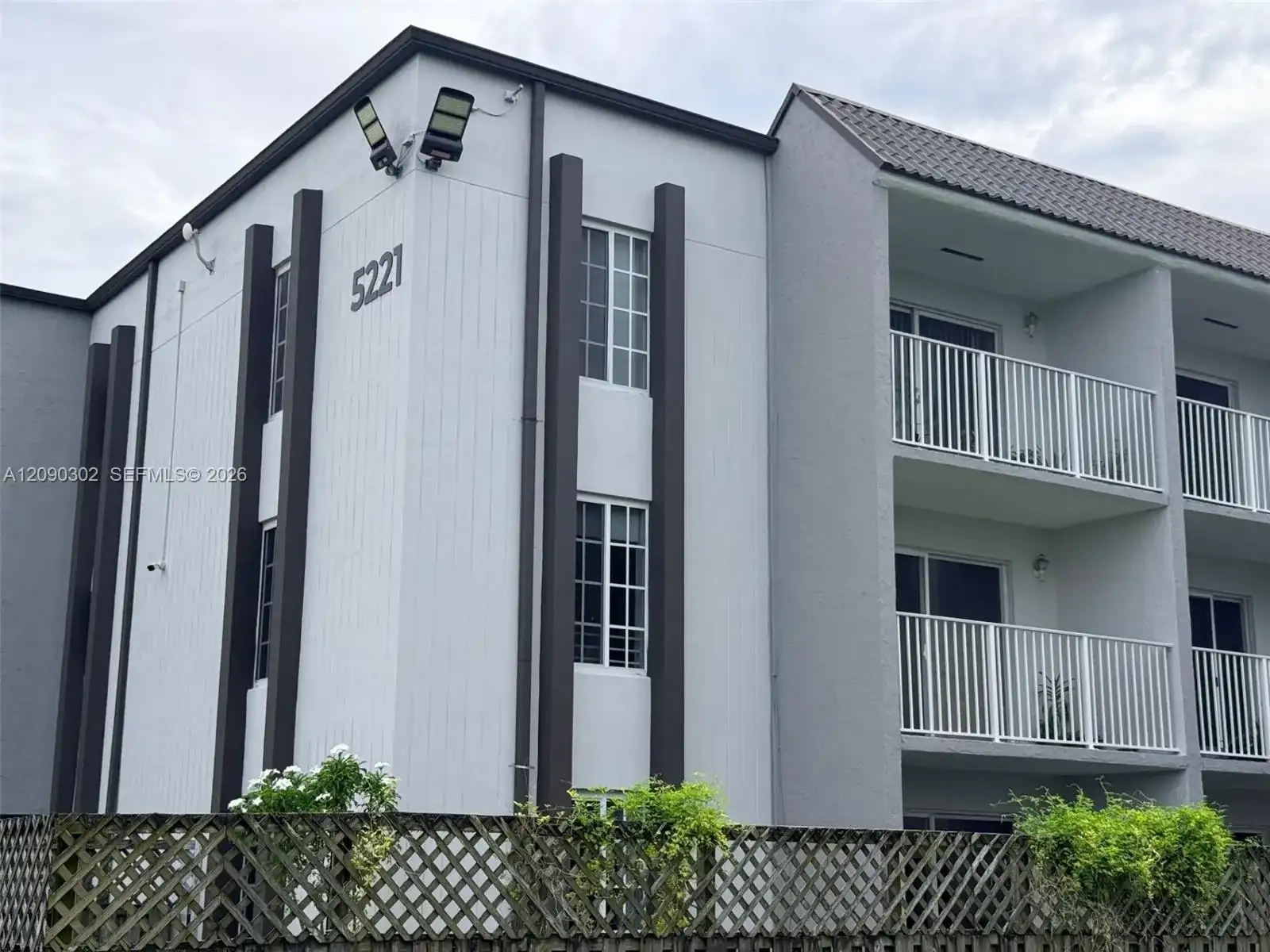 5221 Geneva Way # 304, Doral FL 33166