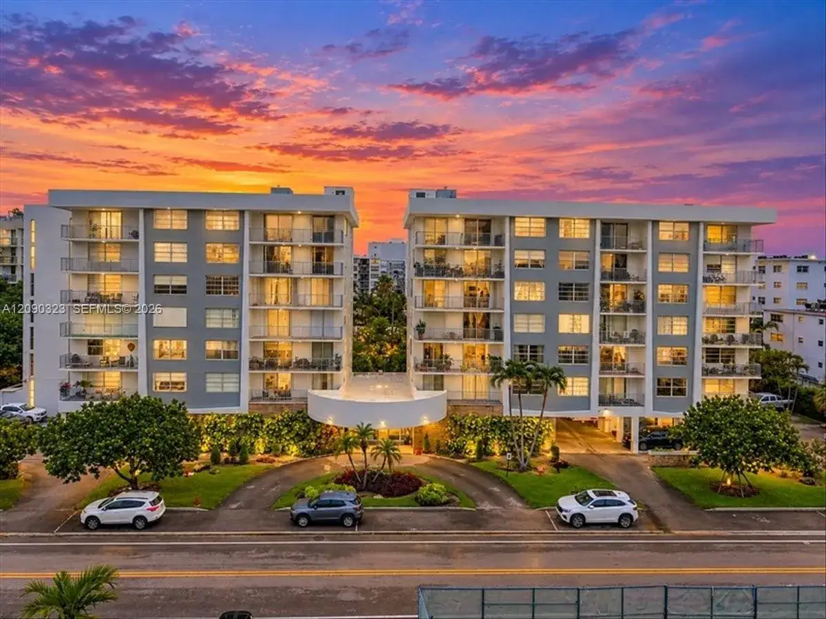 1050 93rd St # 3G, Bay Harbor Islands FL 33154