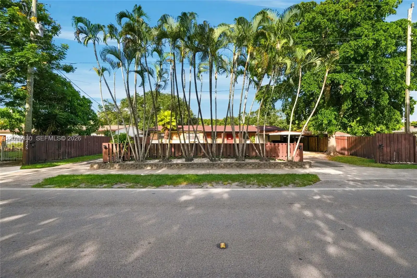 15425 N Miami Ave, Miami FL 33169 photo 3