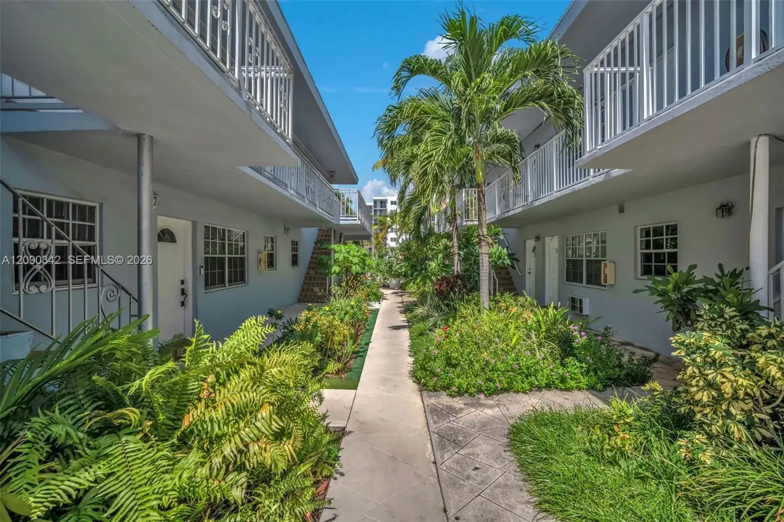 8010 Tatum Waterway Dr # 5, Miami Beach FL 33141 photo 3