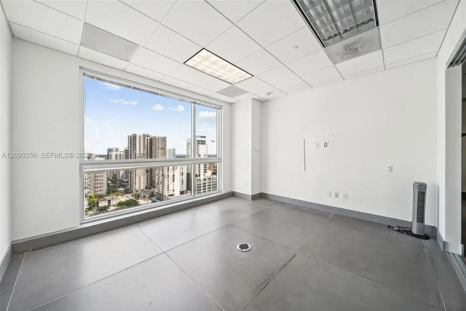175 SW 7 ST # 1911, FL 33130 photo 4