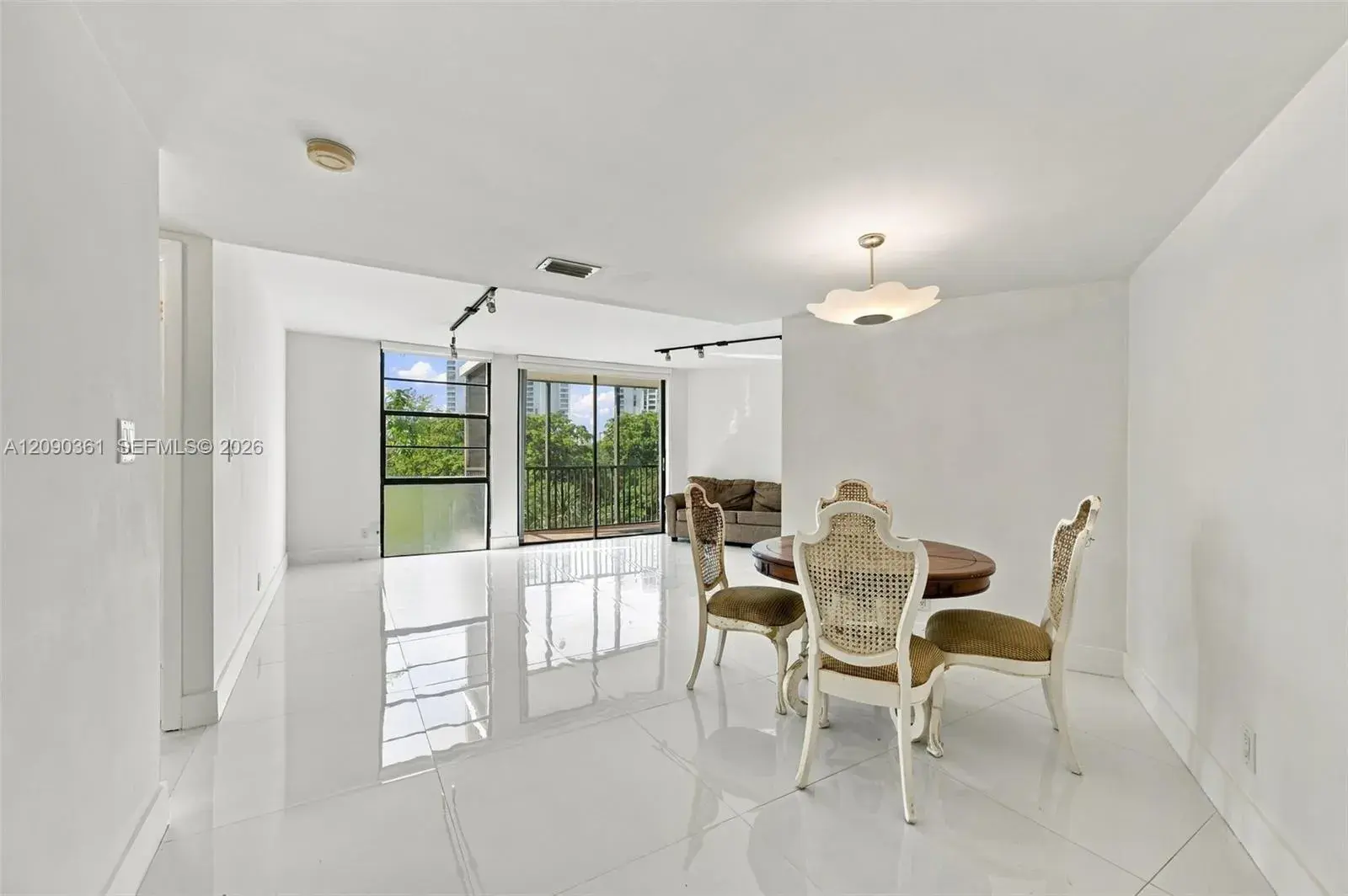 3475 N Country Club Dr # 502, Aventura FL 33180