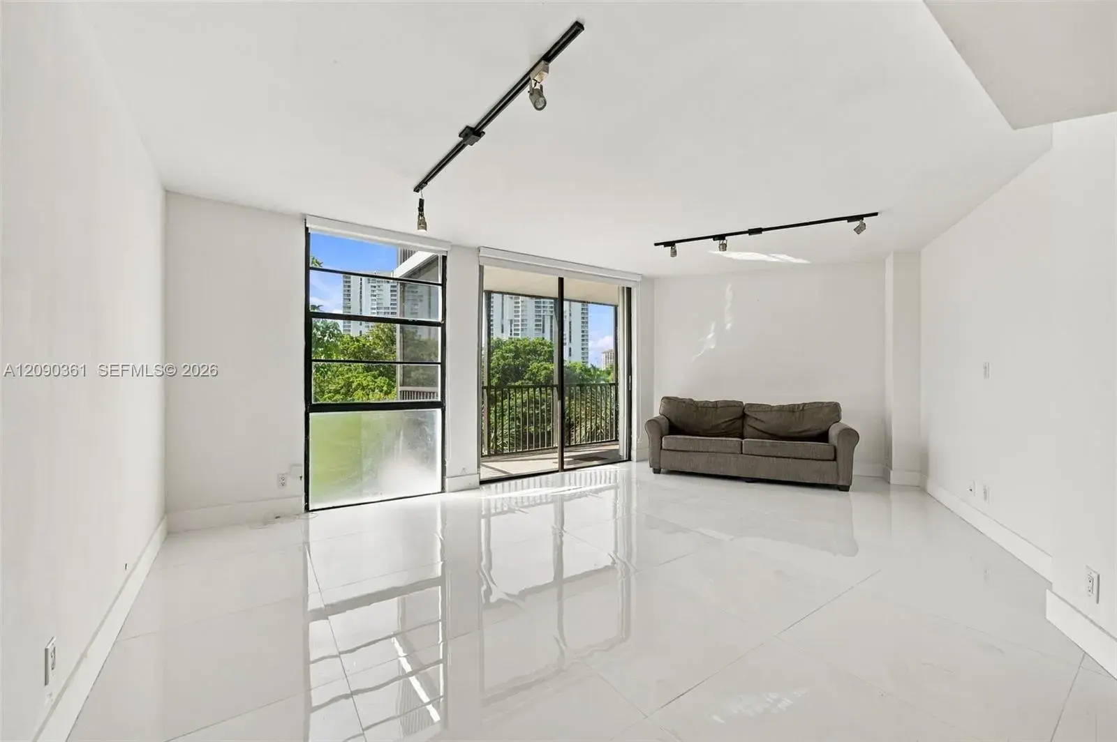 3475 N Country Club Dr # 502, Aventura FL 33180
