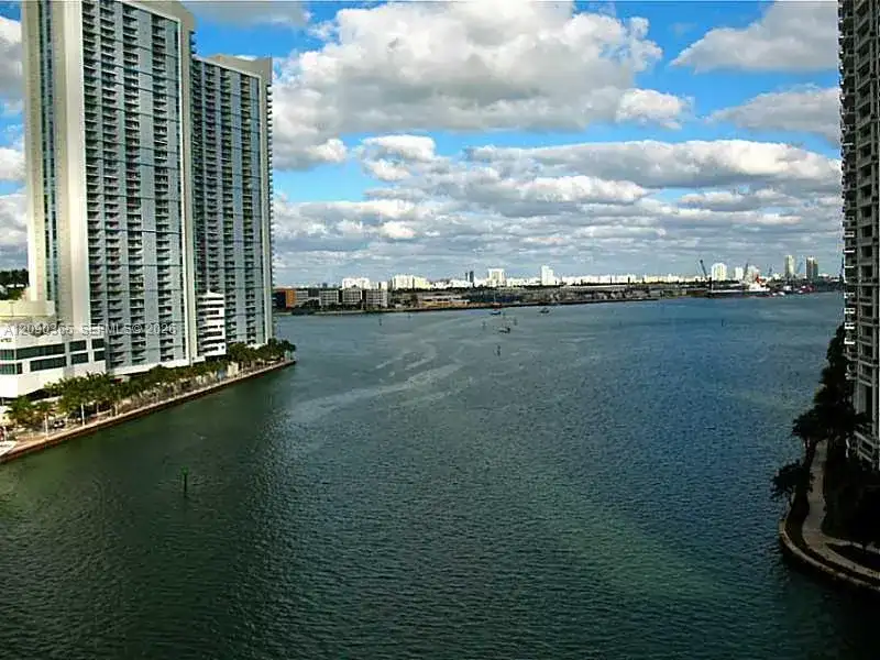 465 Brickell Ave # 3002, Miami FL 33131 photo 2