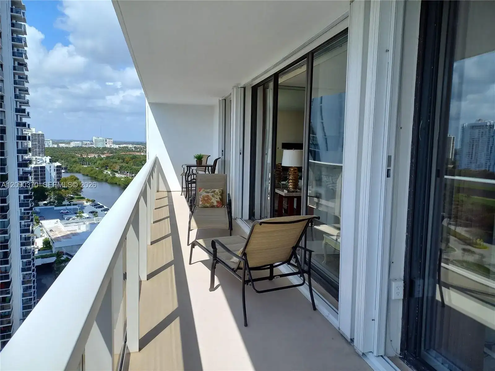 3701 N Country Club Dr # 1706, Aventura FL 33180 photo 2