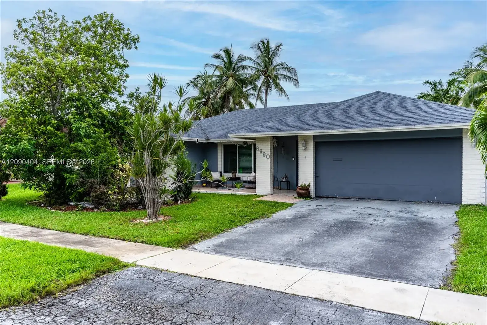6990 NW 23rd St, Margate FL 33063