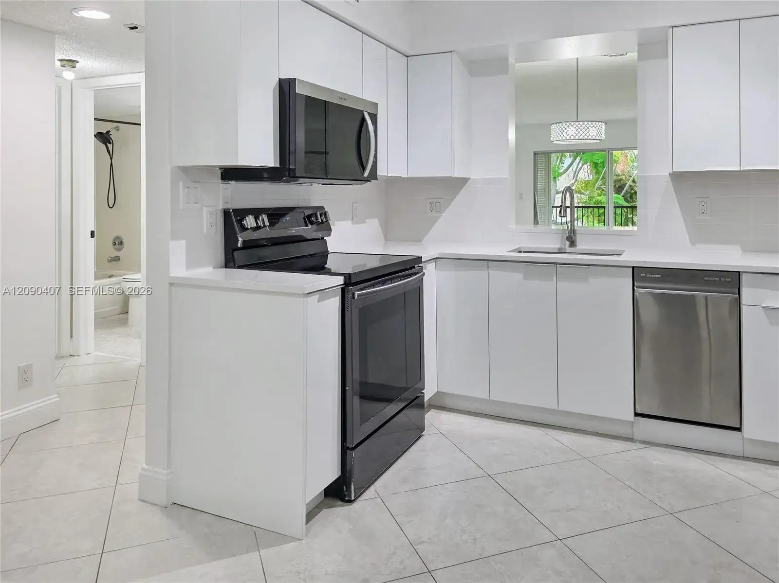 2212 S Cypress Bend Dr # 301, Pompano Beach FL 33069 photo 2