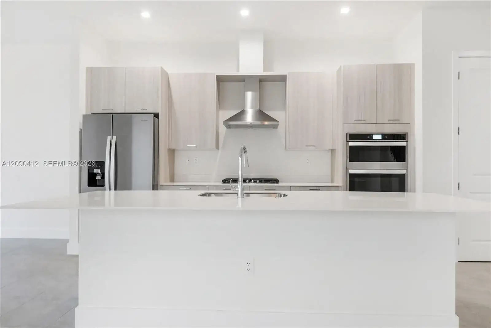 4408 NW 80th Ave, Doral FL 33166 photo 2