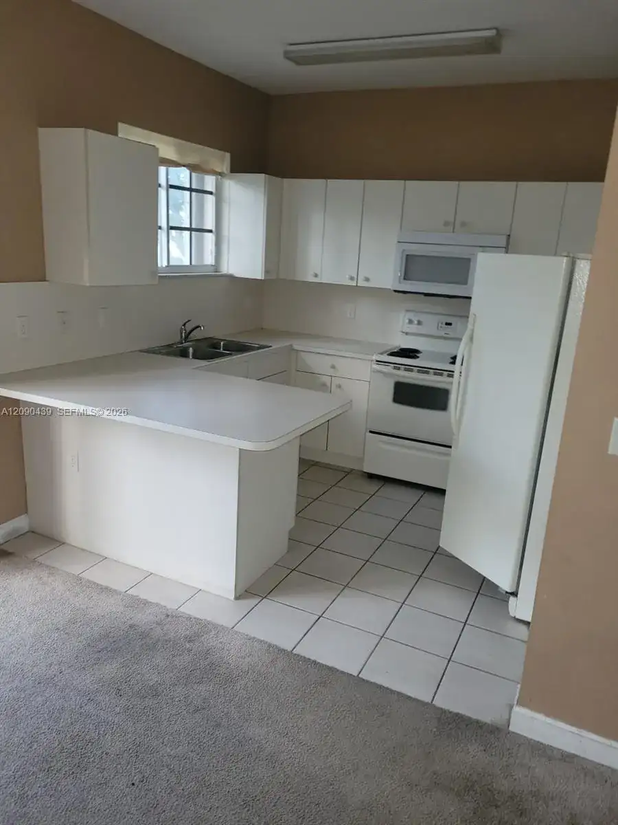 2720 NE 3rd Dr # 202, Homestead FL 33033 photo 2