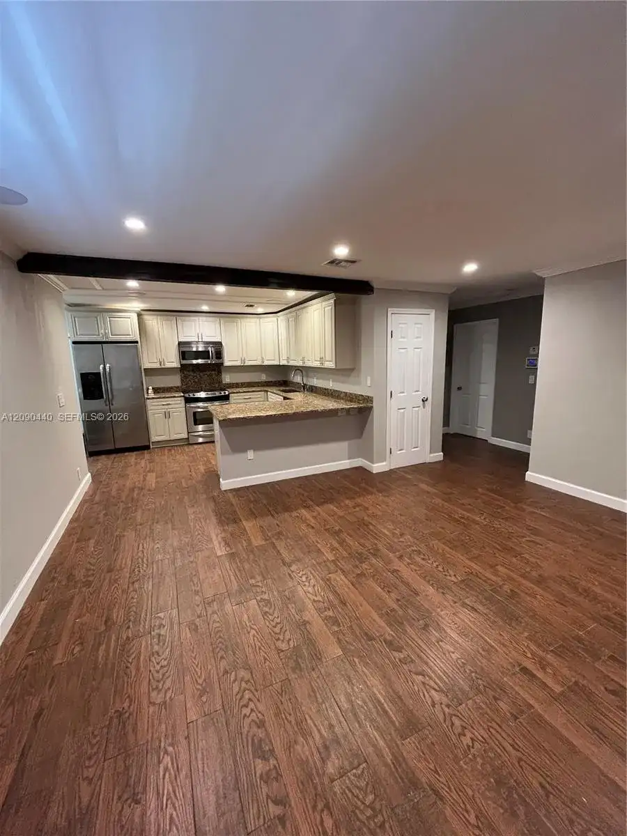 217 SW 10th St, Hallandale Beach FL 33009 photo 3