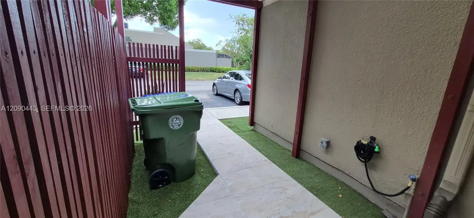 1441 W Fairway Rd, Pembroke Pines FL 33026 photo 3