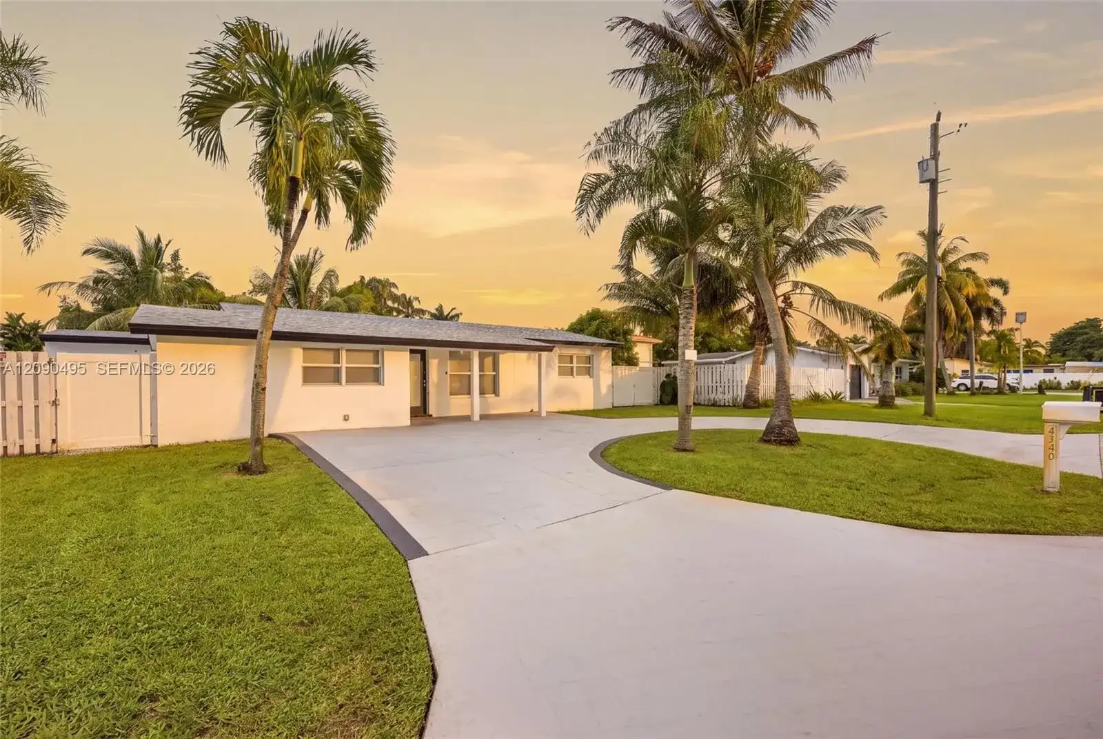 4540 SW 28th Ter, Dania Beach FL 33312 photo 2
