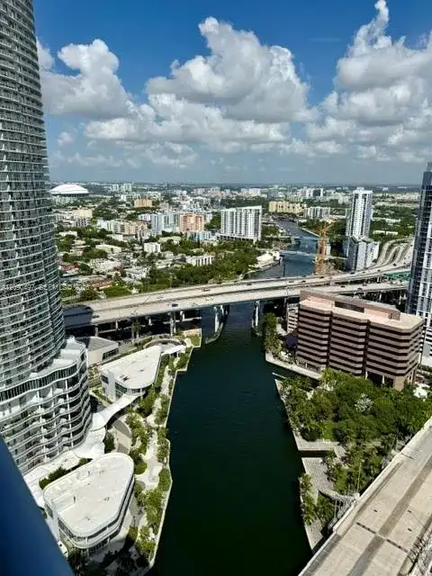 185 SW 7th St # 3703, Miami FL 33130 photo 5