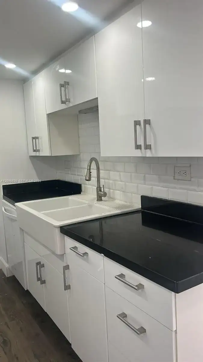 7545 E Treasure Dr # 9G, North Bay Village FL 33141 photo 4