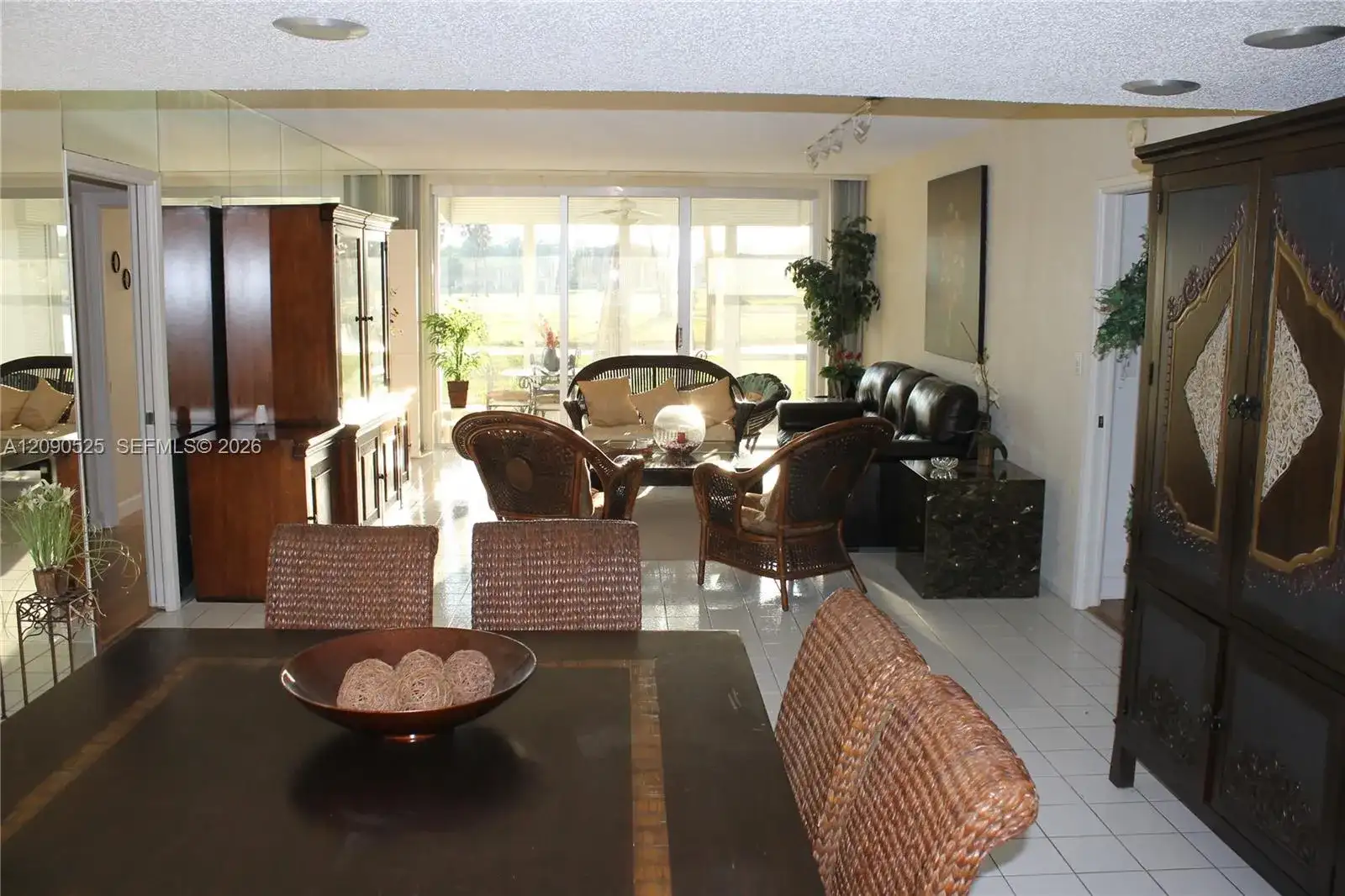 3980 Oaks Clubhouse Dr # 110, Pompano Beach FL 33069 photo 2