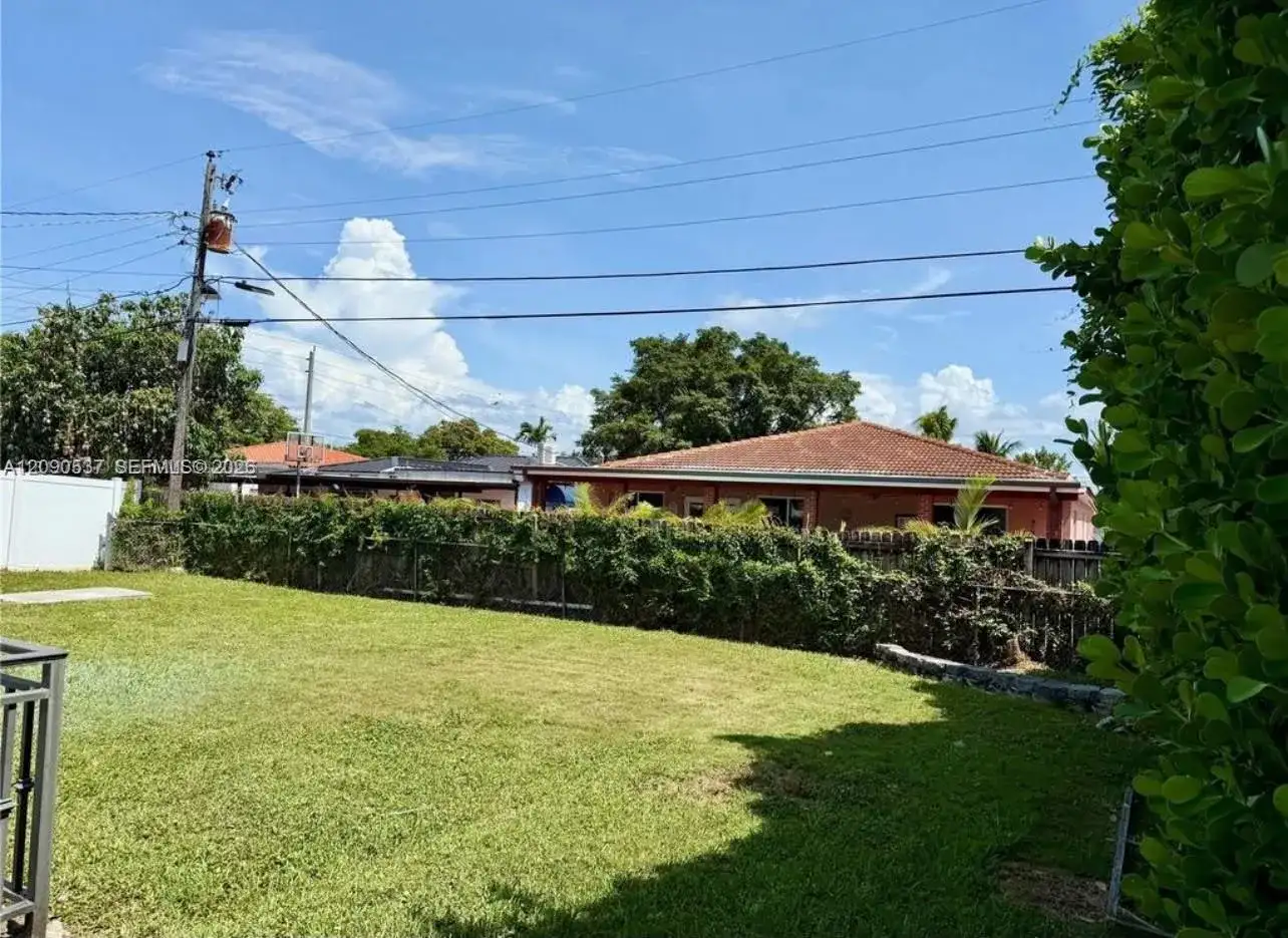 1525 SW 18th St, Miami FL 33145 photo 2