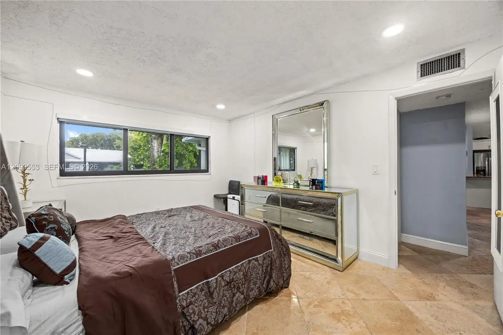 917 NE 199th St # 204, Miami FL 33179 photo 2