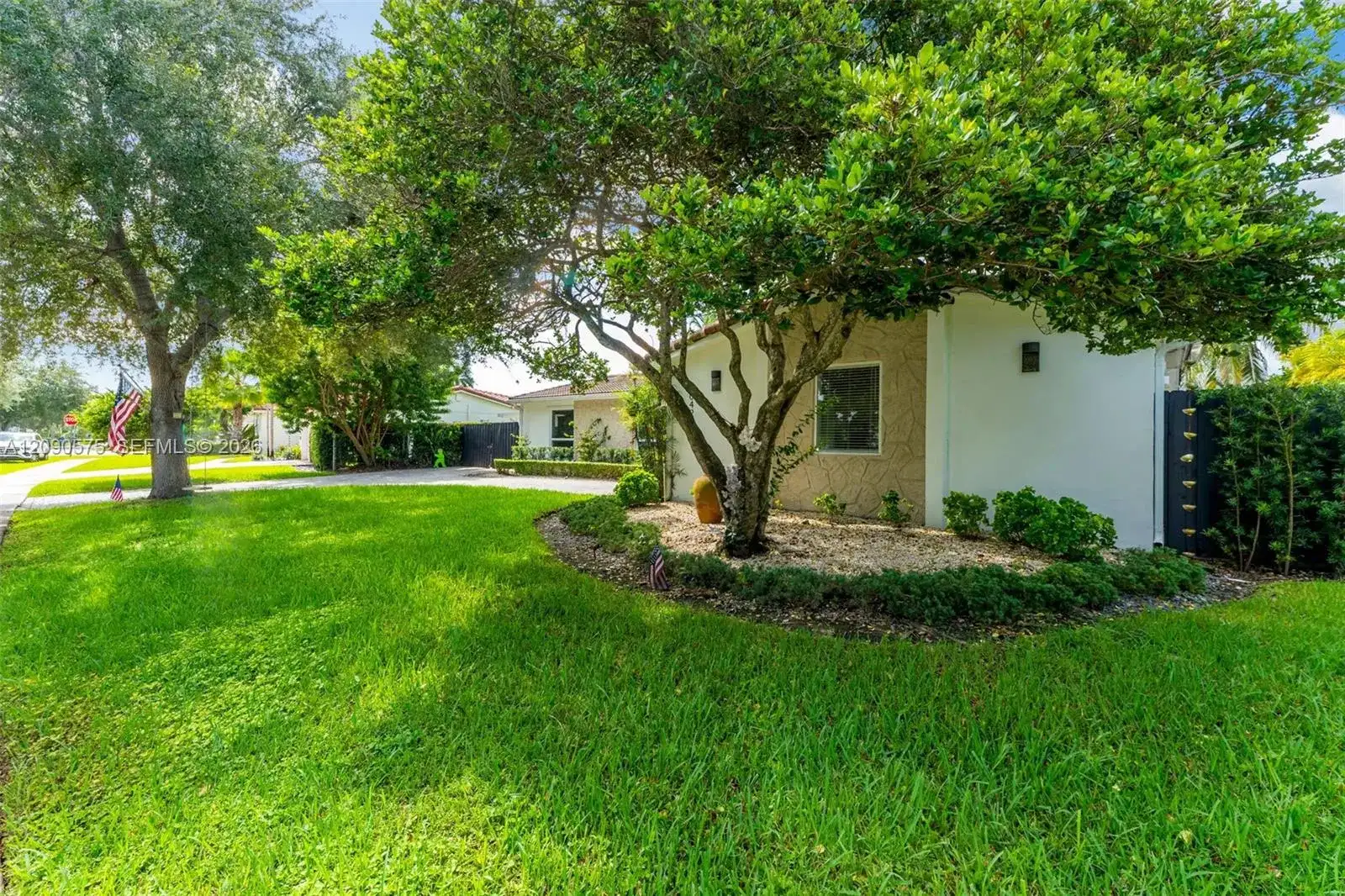 10420 SW 99th St, Miami FL 33176 photo 2