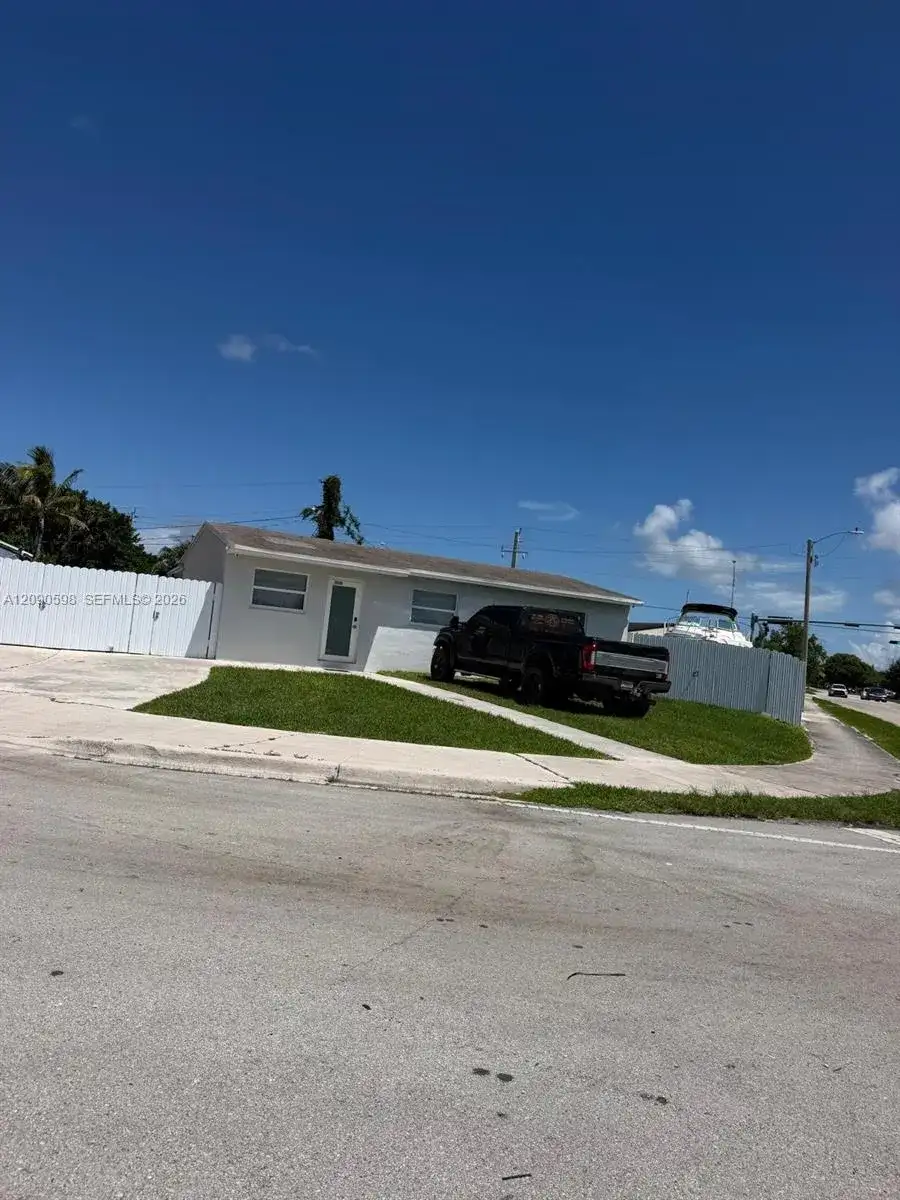 22365 SW 112th Ct, Miami FL 33170 photo 4