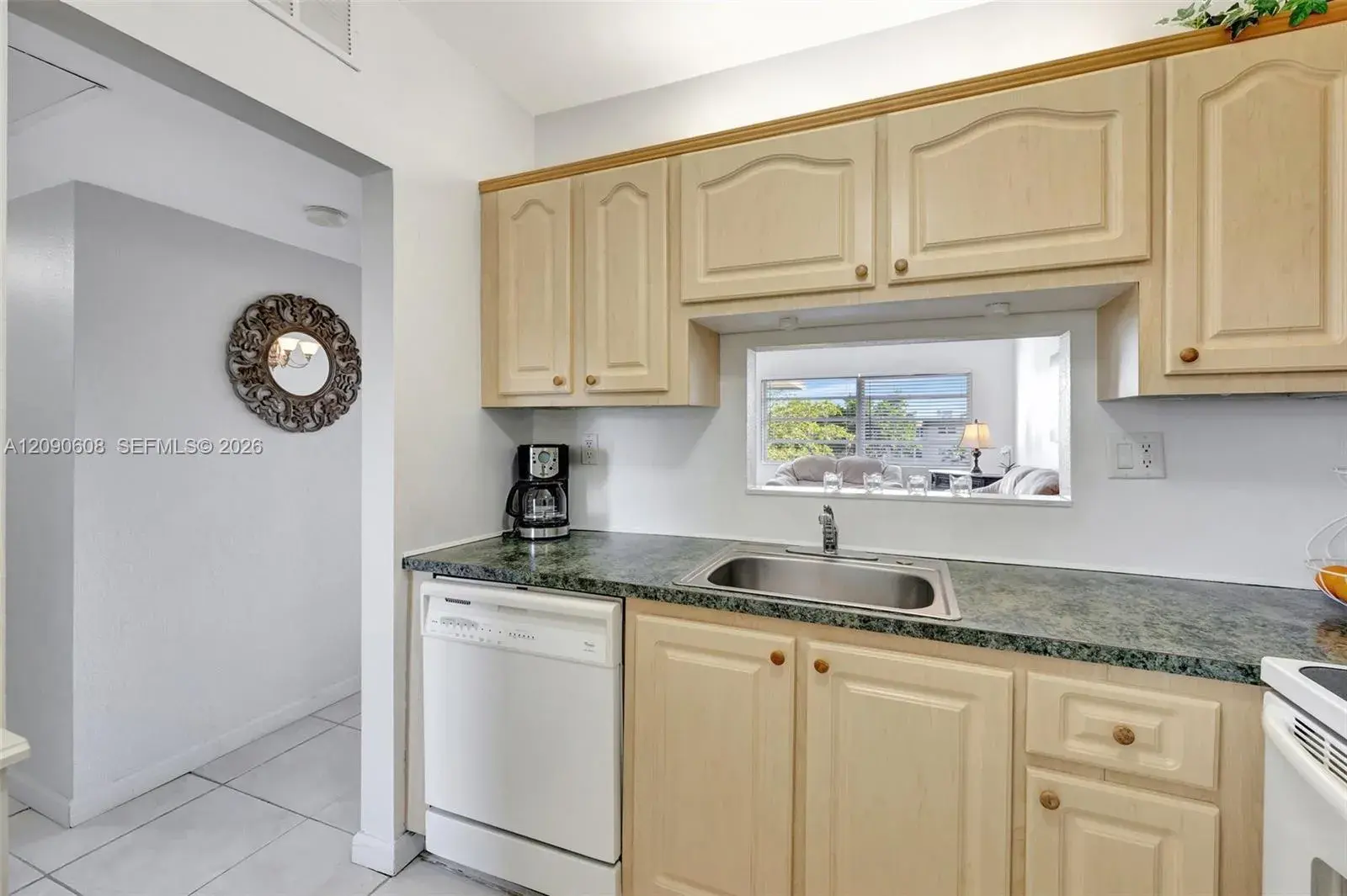 5002 NW 35th St # 306, Lauderdale Lakes FL 33319