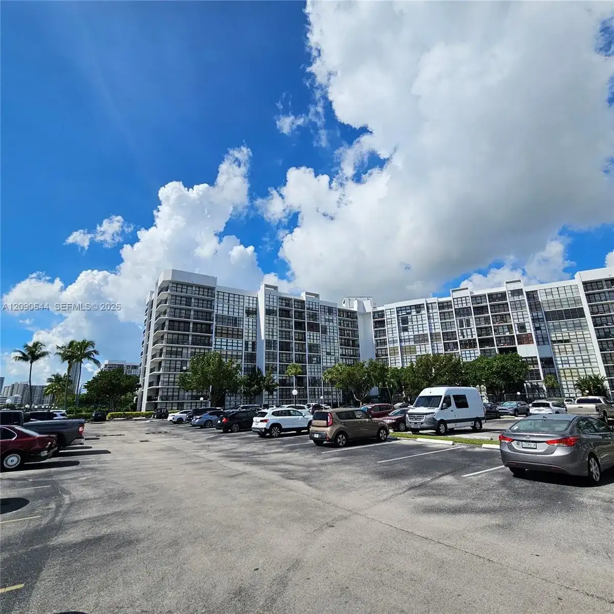 1000 Parkview Dr # 124, Hallandale Beach FL 33009 photo 4