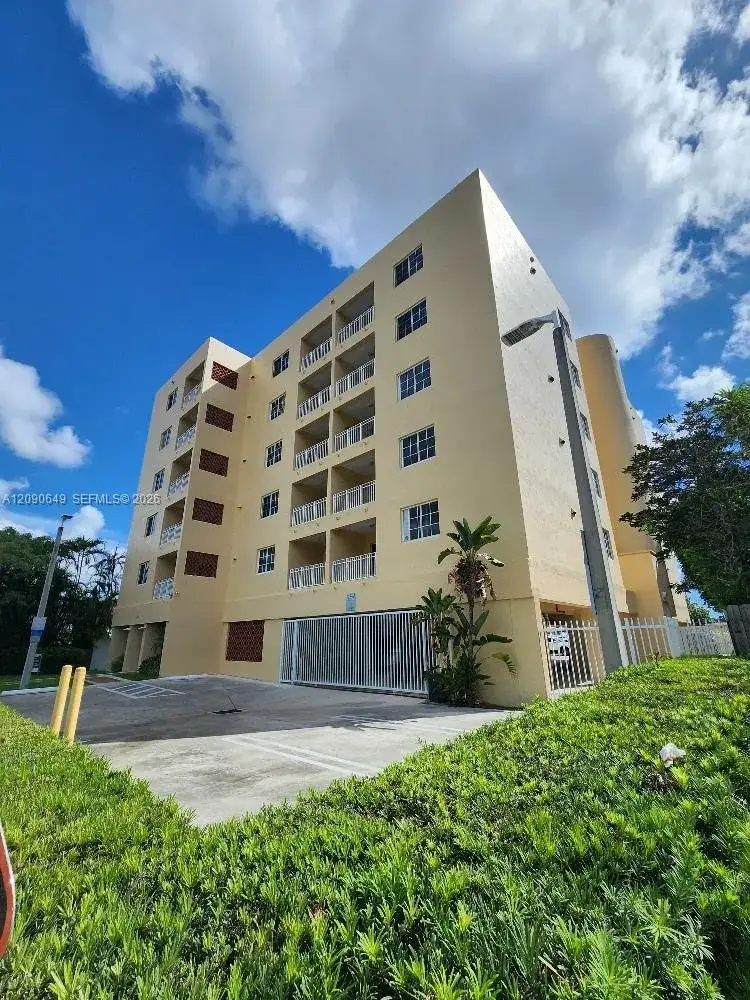 601 SW 37th Ave # 202, Miami FL 33135