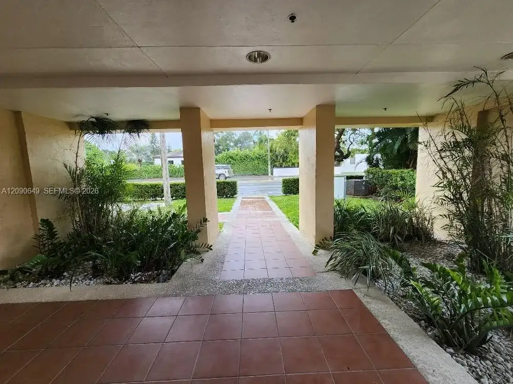 601 SW 37th Ave # 202, Miami FL 33135 photo 3