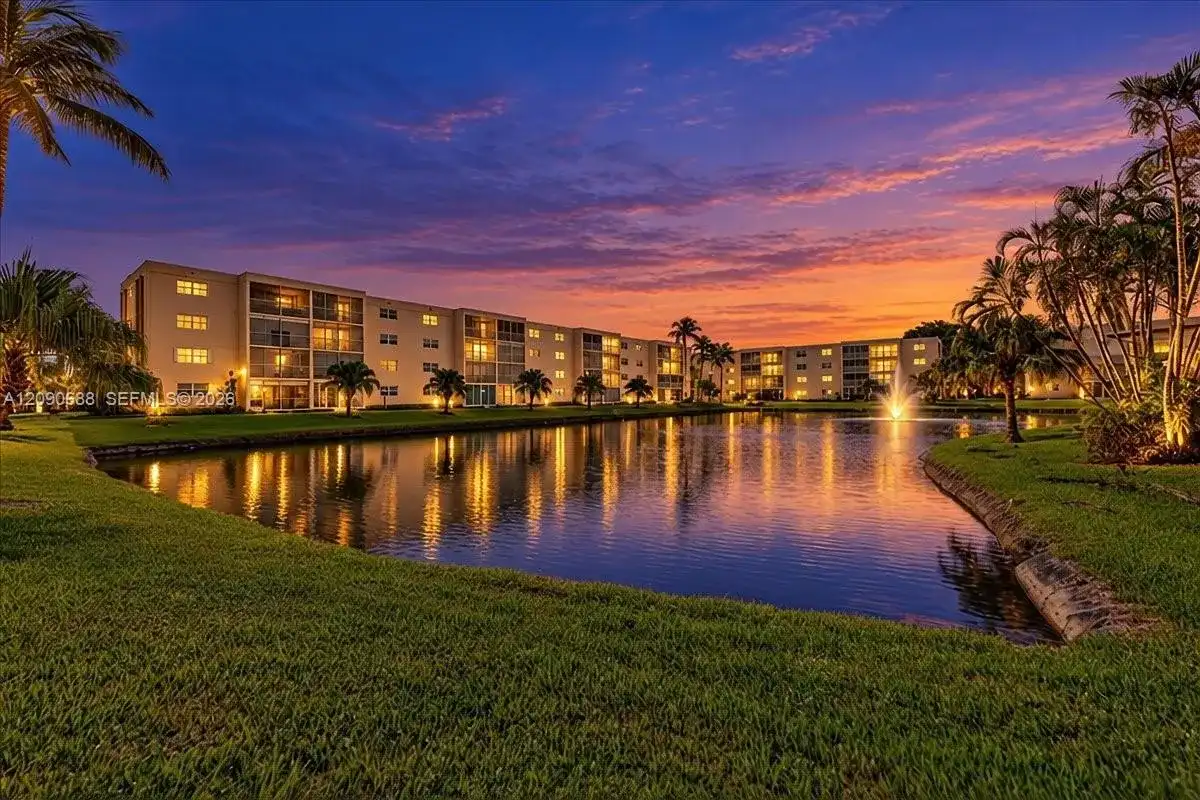 424 SE 10th St # 104, Dania Beach FL 33004