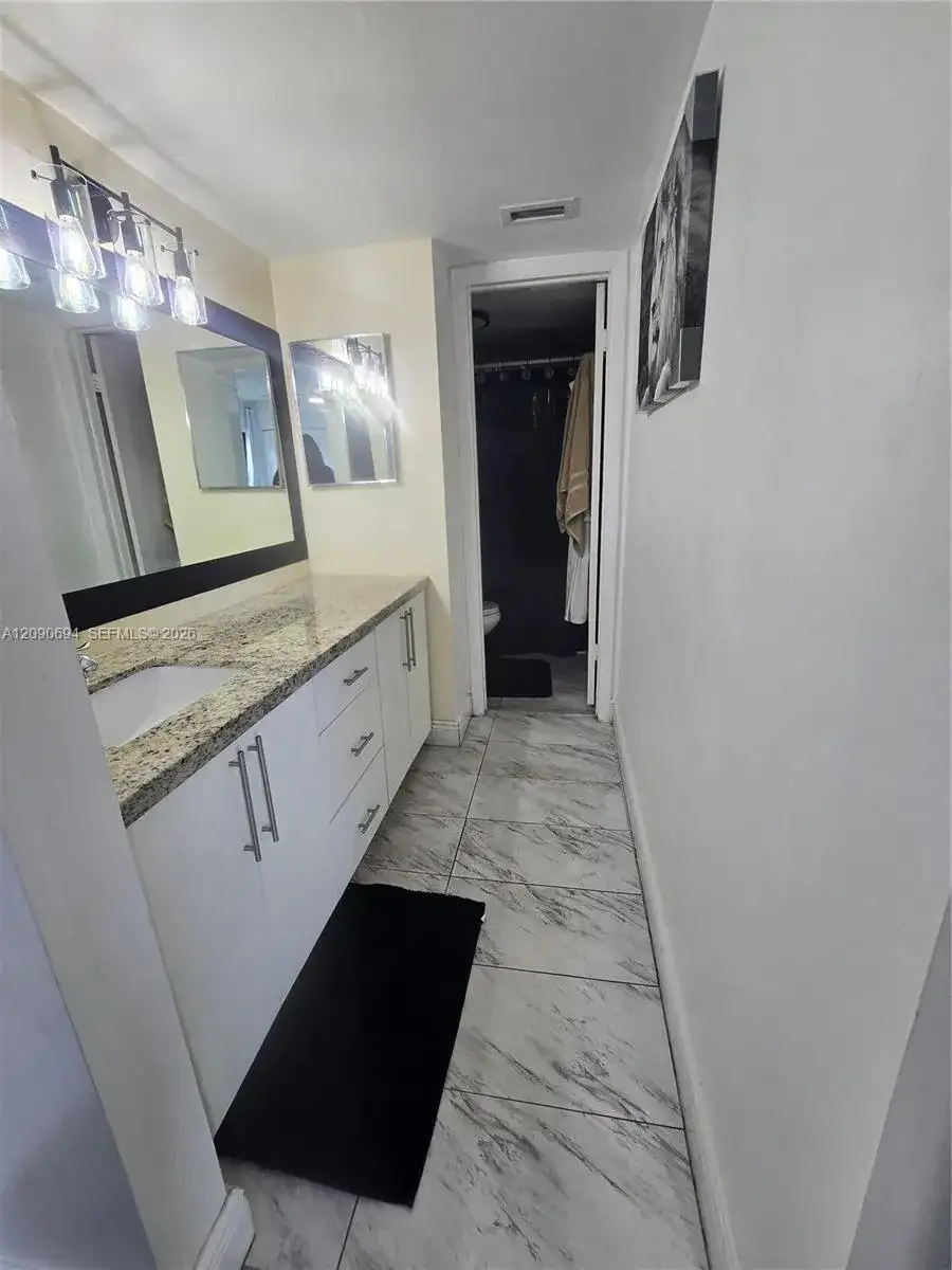 2185 White Pine Cir # B, Green Acres FL 33415 photo 4