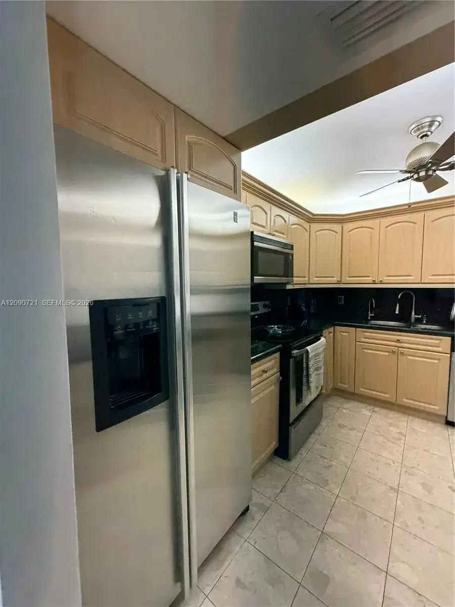 2500 Parkview Dr # 907, Hallandale Beach FL 33009 photo 5