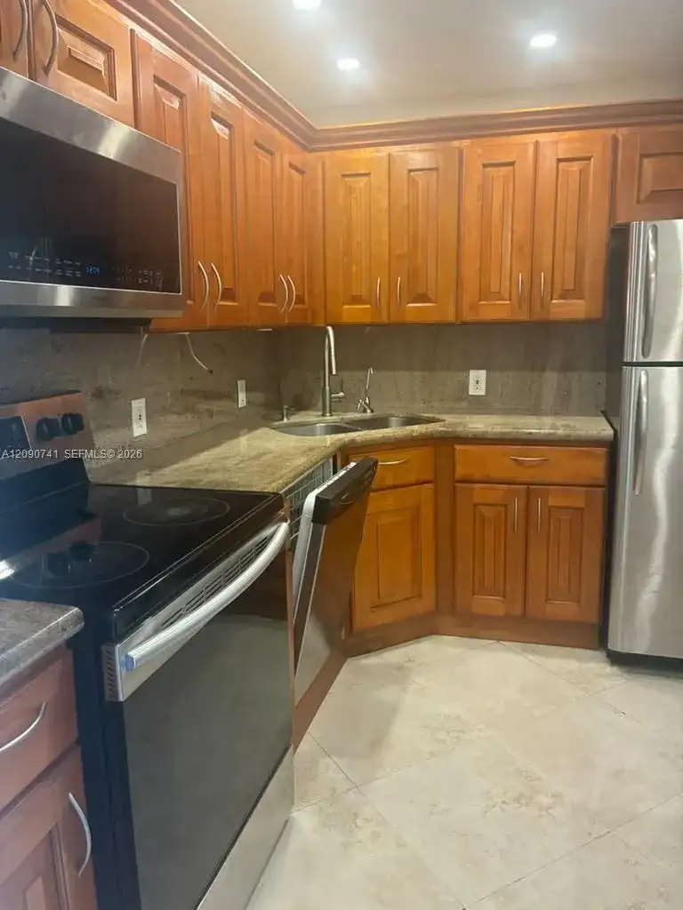 3101 N Country Club Dr # 107, Aventura FL 33180 photo 2