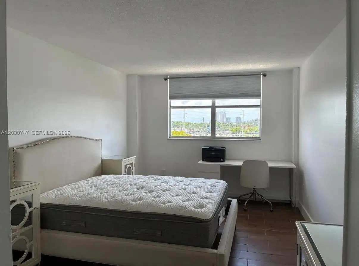 16465 NE 22nd Ave # 614, North Miami Beach FL 33160 photo 4