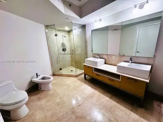 218 SE 14th St # 1901, Miami FL 33131 photo 5